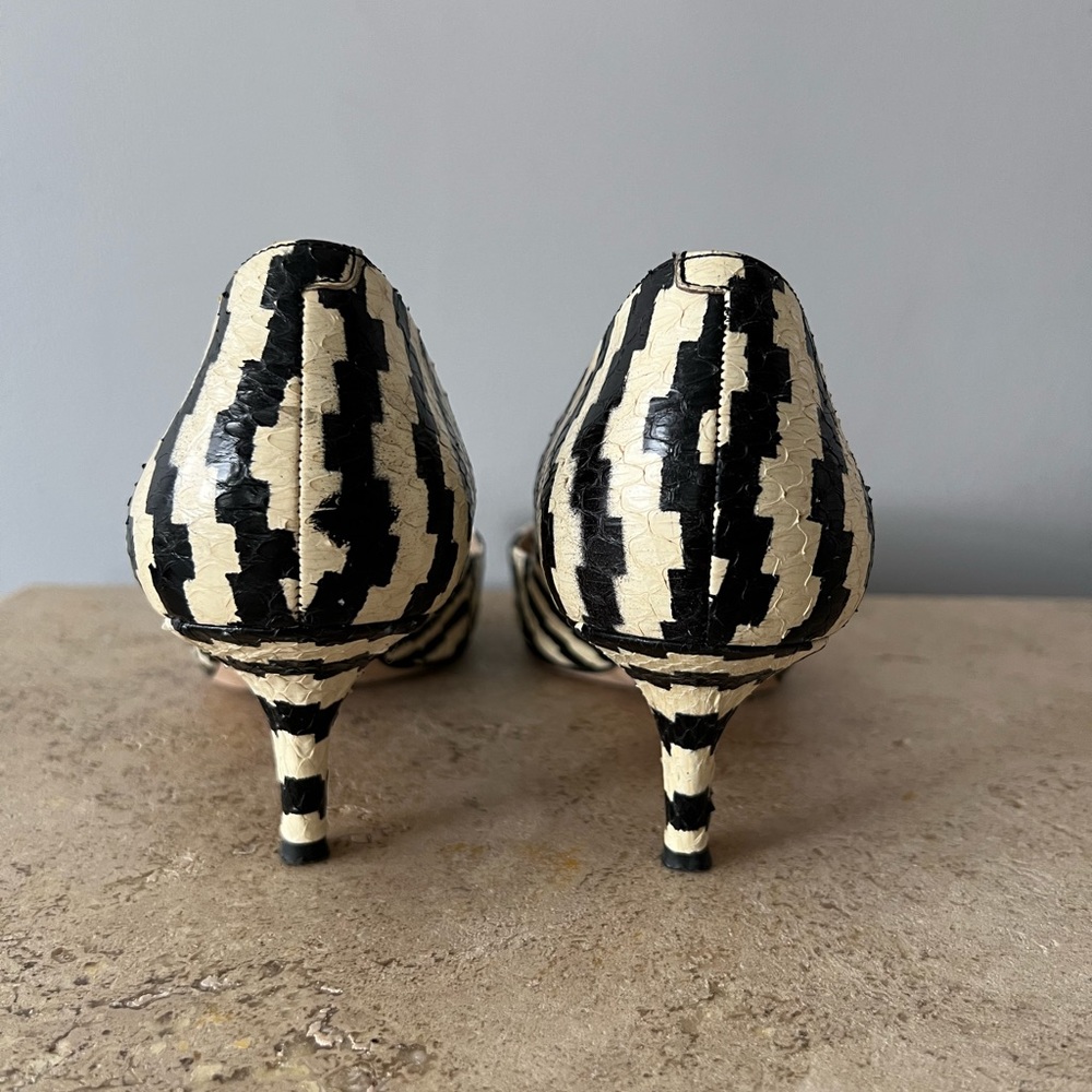 Via Spiga low kitten heel in black and white - Picture 8 of 14